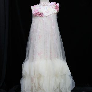 "Jian Shangyun 2025 New Traditional Chinese Style Evening Dress Series for Birthdays"肩上云2025新品国风礼服系列晚礼生日款 (粉色花朵纱纱无袖裙)