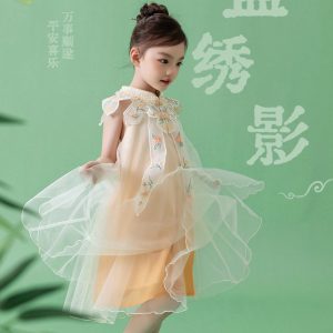 [Same style as the Palace Museum cultural and creative products] Shoulder cloud flower basket embroidered shadow cloud shoulder cheongsam dress for girls, new Chinese style dress for children【故宫文创同款】肩上云花篮绣影云肩旗袍裙女童新中式连衣裙儿童