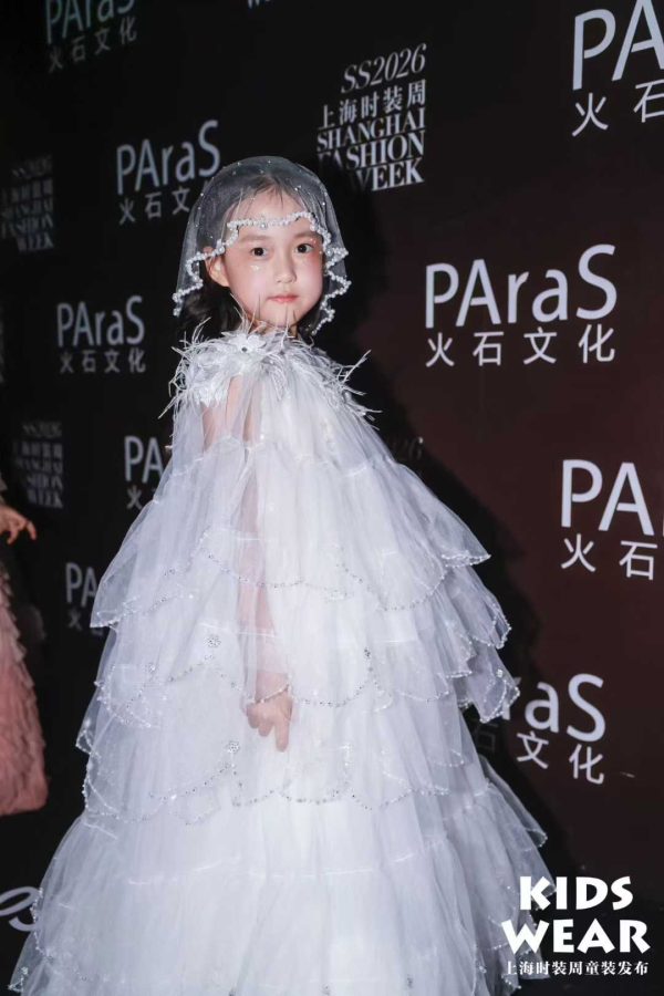 "Jian Shangyun 2025 New Traditional Chinese Style Evening Dress Series for Birthdays"肩上云2025新品国风礼服系列晚礼生日款 (白色珍珠边)